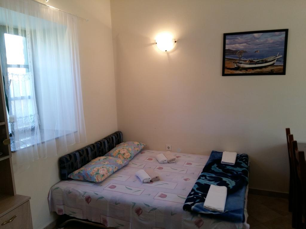 Milutinov Dvor Apartments Vrsi Exterior foto